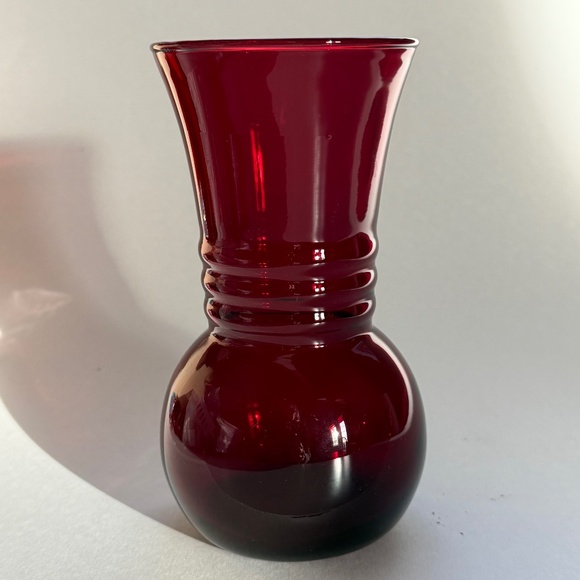 Anchor Hocking Other - VTG ANCHOR HOCKING Royal Ruby Ribbed Neck Vase
